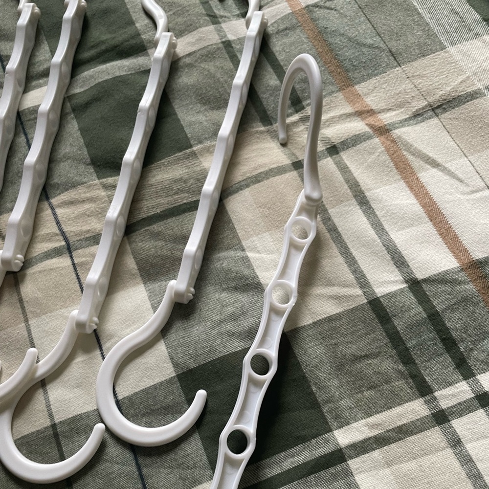Space-saving hangers